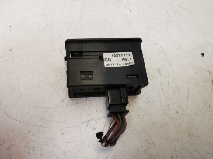 Botón elevalunas eléctrico trasero Opel Astra H 2008