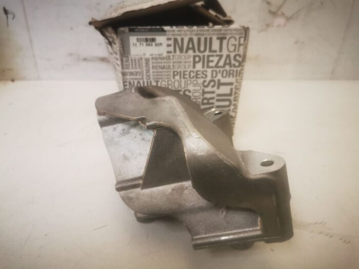 Soporte alternador Renault Traffic III