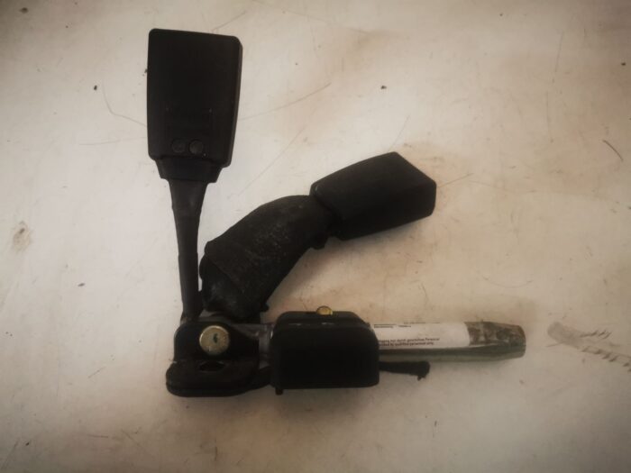 Anclajes cinturones seguridad con pretensor Mercedes C320 W203 2005