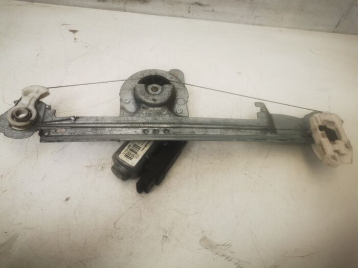 Elevalunas trasero izquierdo con motor electrico Renault Scenic II 2007