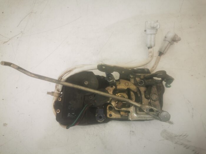 Cerradura puerta delantera derecha Suzuki Baleno