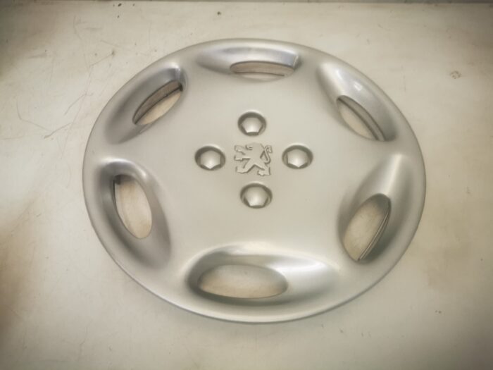 Tapacubos nuevo original Peugeot 106 II