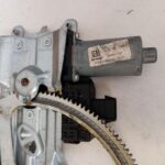 Elevalunas delantero derecho con motor Opel Astra H 2005