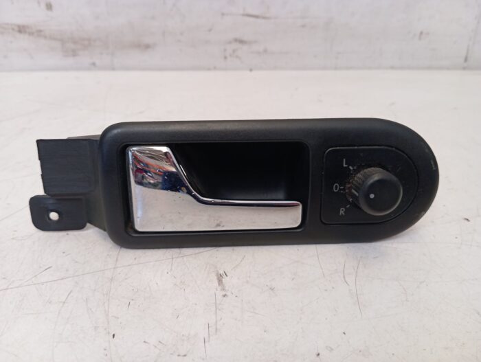 Maneta Interior Delantera Izquierda Volkswagen Golf IV con mando espejos 2001