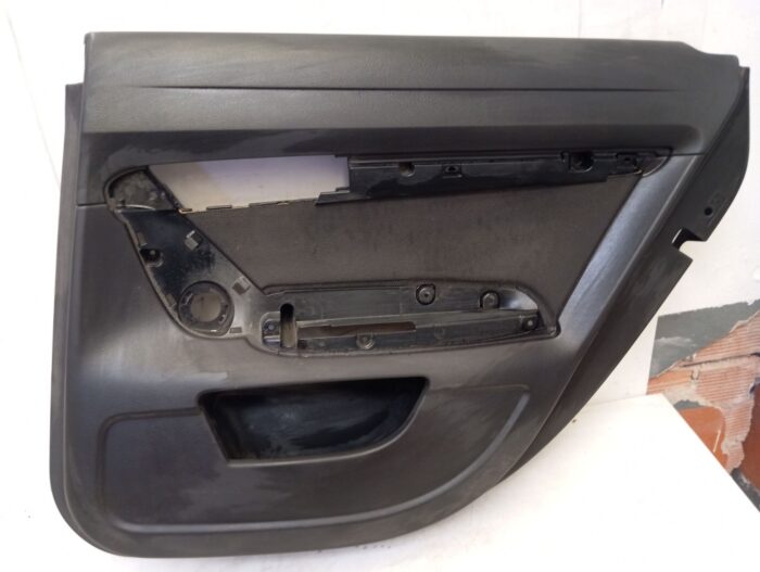 Panel de puerta trasero derecha Audi A6 Avant 2004