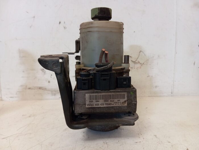 Bomba dirección Seat Ibiza III 6L 2005