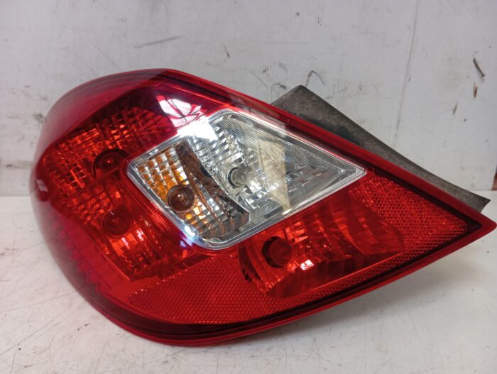 Piloto trasero izquierdo Opel Corsa D 2007