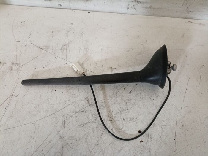 Antena completa con base y cable Alfa Romeo Giulietta (940) 2014