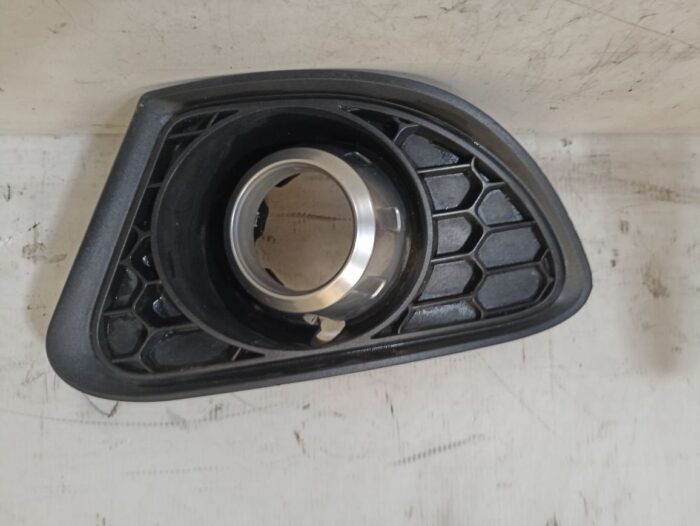 Tapa rejilla antiniebla delantero izquierdo Alfa Romeo (940) 2014