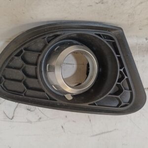 Tapa rejilla antiniebla delantero derecho Alfa Romeo (940) 2014