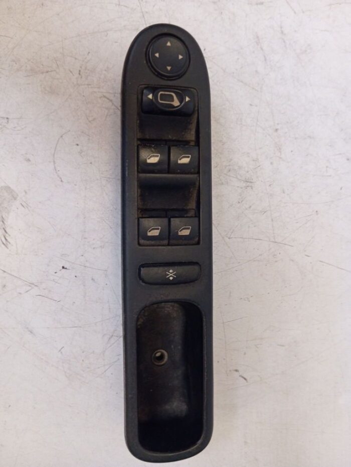 Mando Elevalunas Delantero Izquierdo Peugeot 307 2004