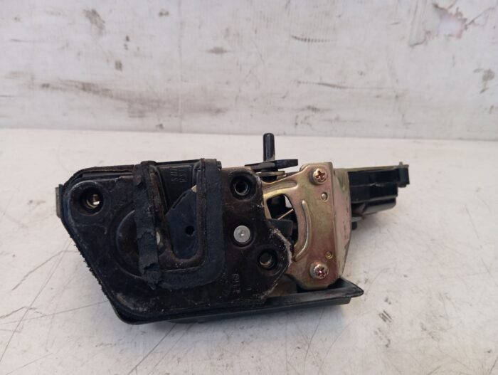 Cerradura trasera izquierda Hyundai Matrix 2003