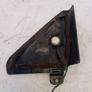 Tapa interior retrovisor izquierdo con tweeter Nissan Terrano II 1996