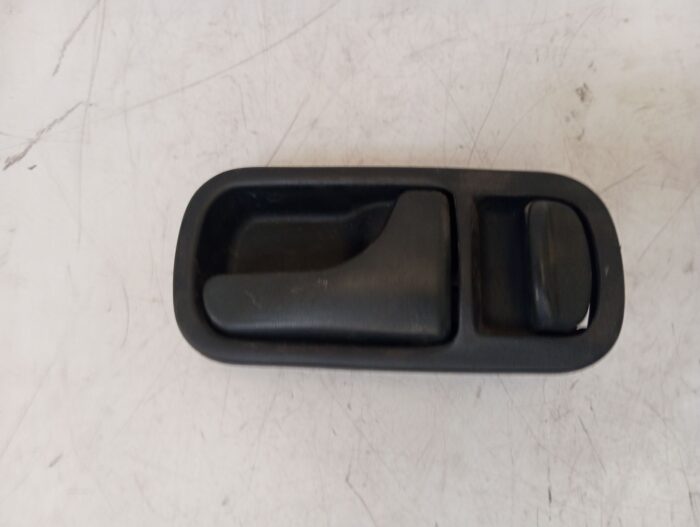 Maneta interior completa delantera derecha Nissan Terrano II 1996