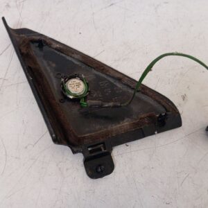 Tapa interior retrovisor derecho con tweeter Nissan Terrano II 1996