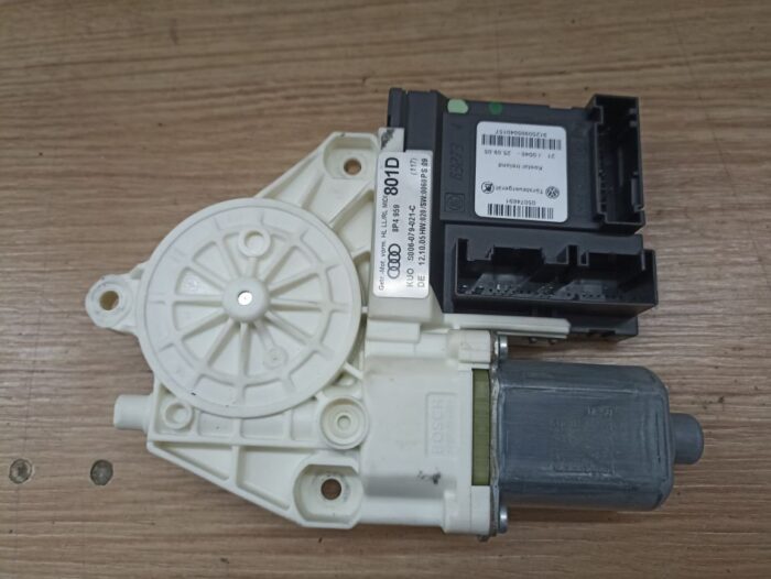 Motor Elevalunas trasero izquierdo Audi A3 (8P) 2005