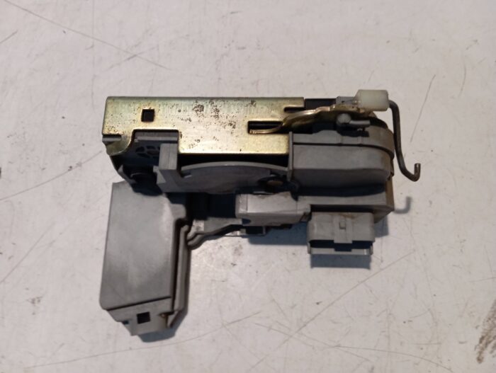 Cerradura delantera derecha Peugeot 307