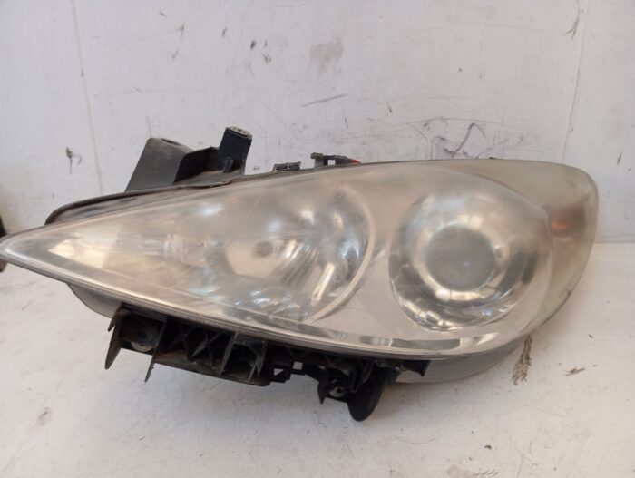 Faro Izquierdo Peugeot 307 2005