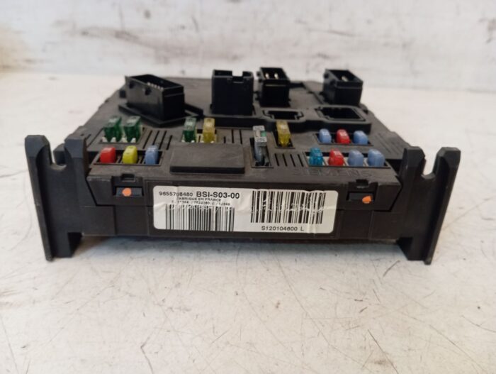 Caja Reles / Fusibles Peugeot 407 2005 Gasolina