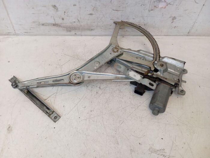 Elevalunas Delantero Derecho Opel Astra H 2005 con motor