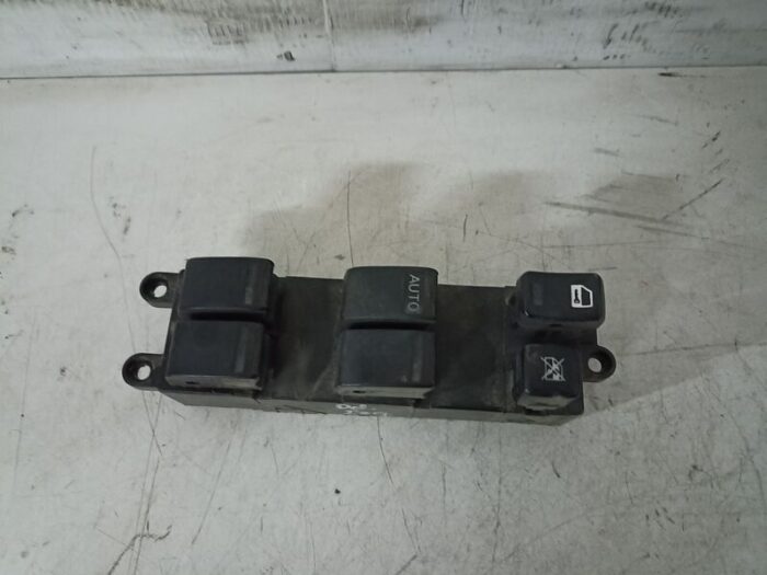 Botonera elevalunas delantero izquierdo Nissan Almera II N16 2002