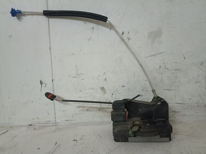 Cerradura delantera derecha Opel Zafira A 2004